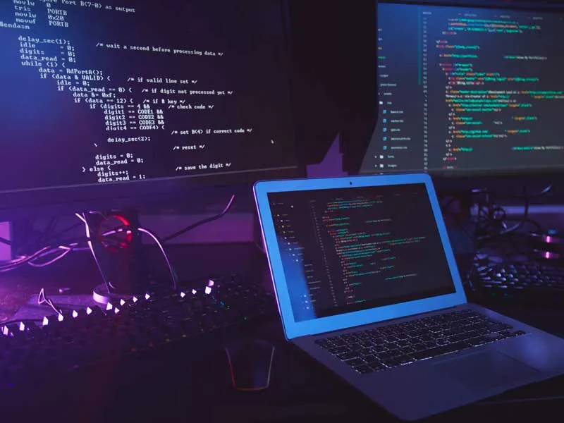 ما هي مميزات التعامل مع شركات البرمجة الكبرى؟